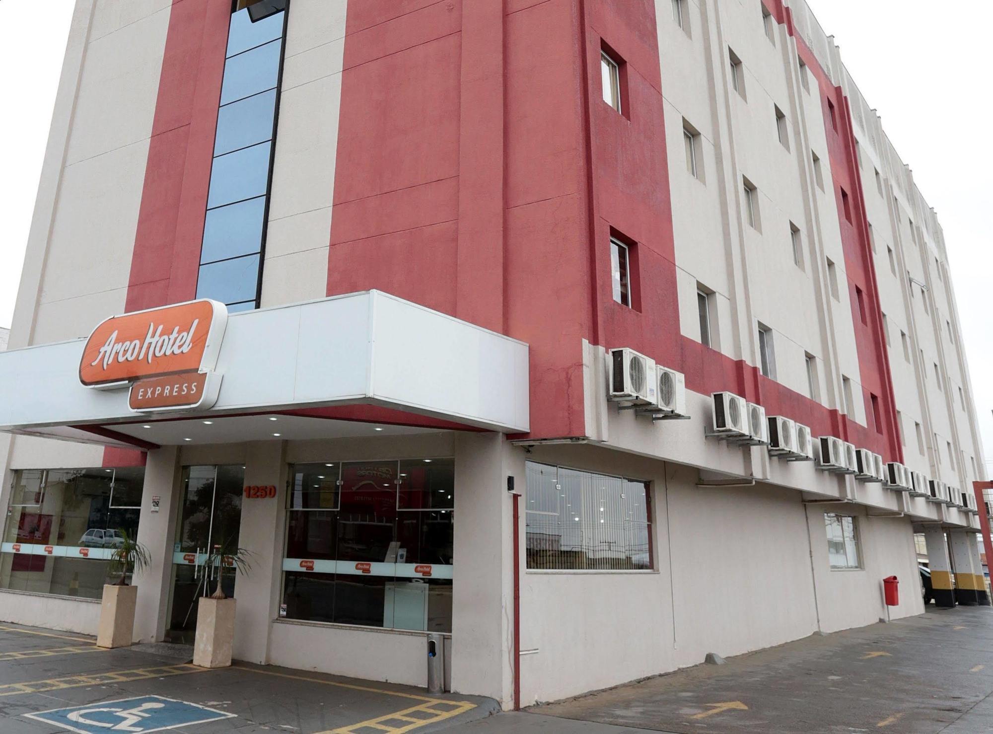 Hotel Dan Inn Sao Carlos By Nacional Inn Bagian luar foto