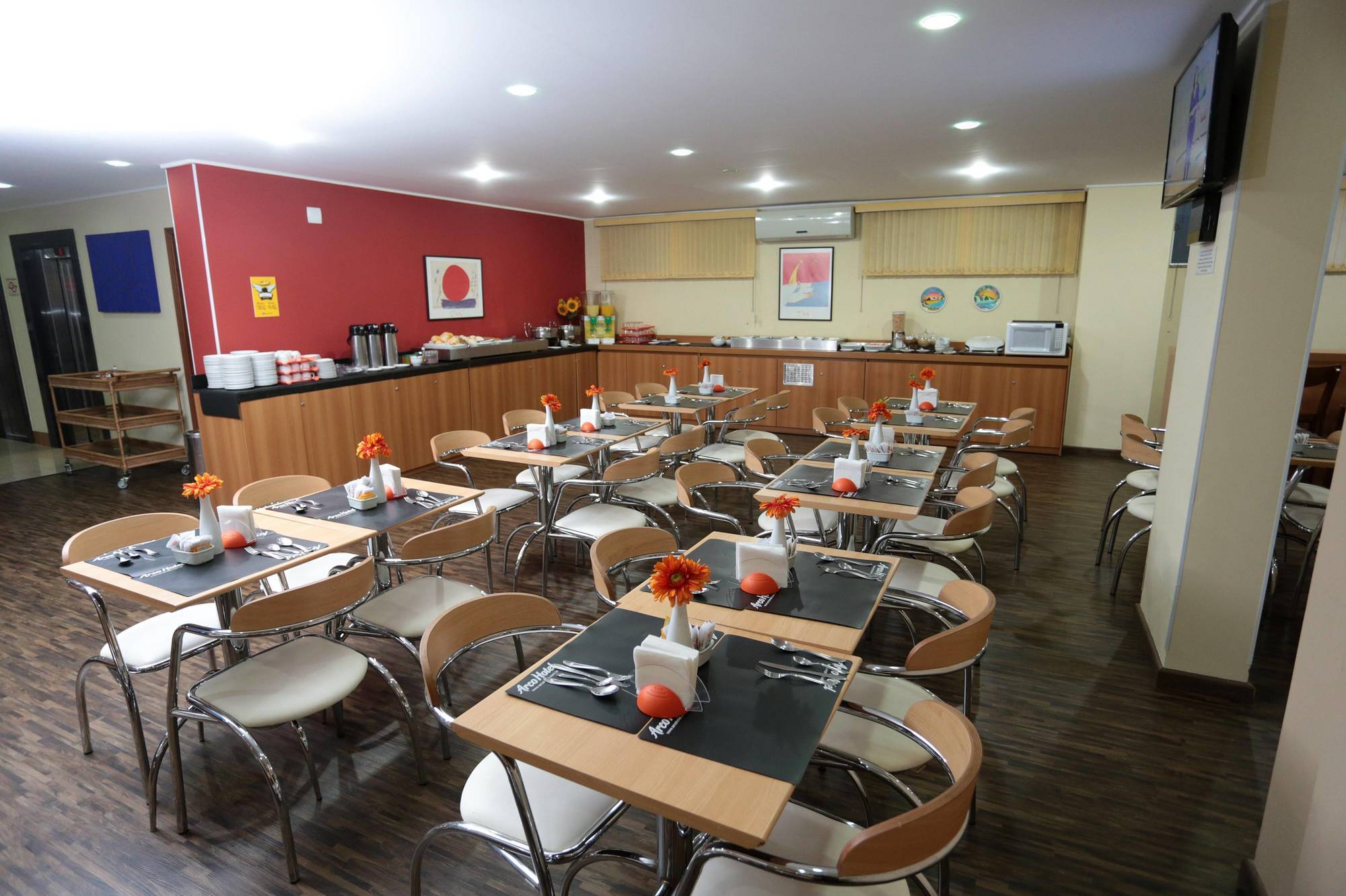 Hotel Dan Inn Sao Carlos By Nacional Inn Bagian luar foto